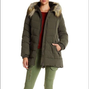 DKNY Down Filled Hooded With Faux Fur Trim Winter Coat/Jacket